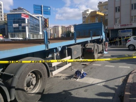Yaşlı adam, TIR'ın altında can verdi