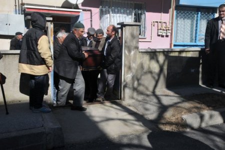 Yaşlı adam sobadan zehirlenerek öldü