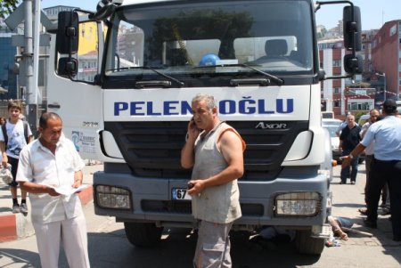 Yaşlı Kadın Harç Kamyonunun Altında Can Verdi