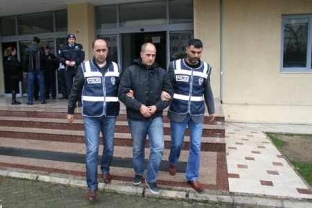 Yaşlı Kadın Müşterilerinin Cüzdanları Çalan Taksici Yakalandı