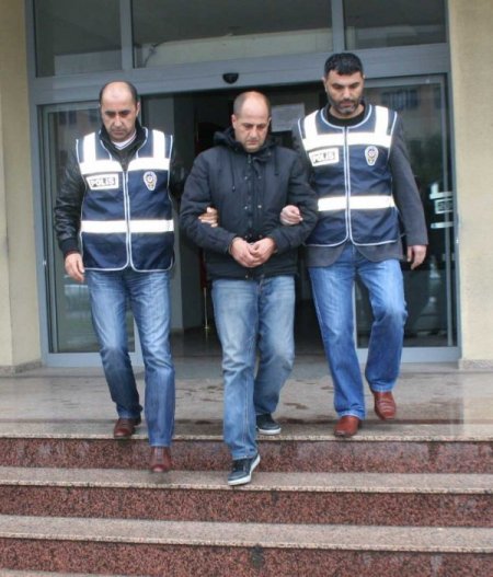 Yaşlı Kadın Müşterilerinin Cüzdanları Çalan Taksici Yakalandı