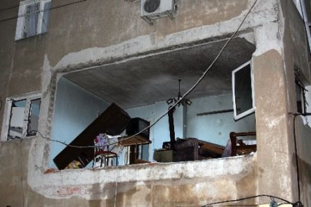 Yaşlı Kadının Yakmaya Çalıştığı Tüp Patladı, Ev Savaş Alanına Döndü; 1 Yaralı