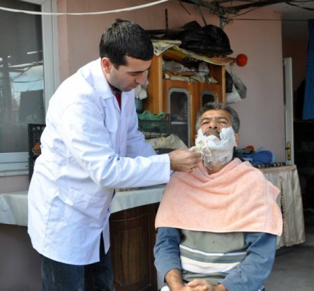 Yaşlı ve engellilere evlerinde saç bakımı