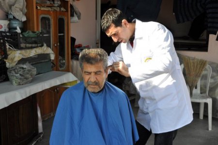 Yaşlı ve engellilere evlerinde saç bakımı