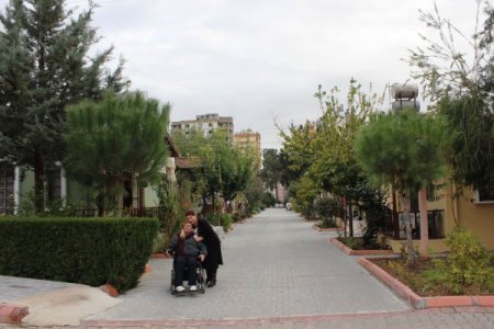 Yaşlılara aile ortamı sıcaklığında hizmet