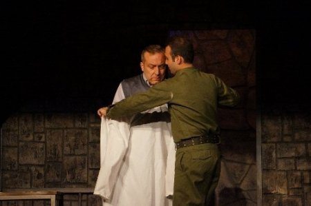 Yassıada'nın dramı tiyatro sahnesine aktarıldı