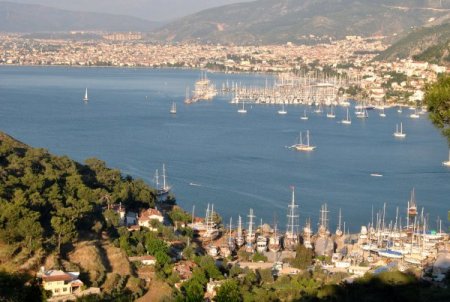 Yat imalatçıları, yatırımcı getirmek için, tersanenin taşınmasını bekliyor