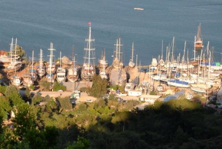 Yat imalatçıları, yatırımcı getirmek için, tersanenin taşınmasını bekliyor