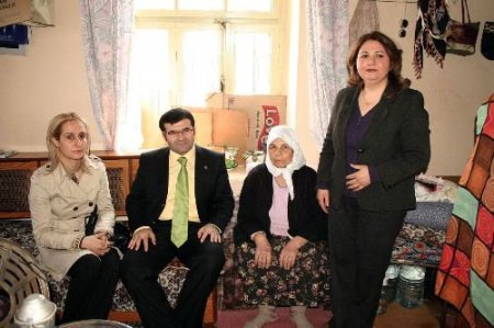 Yatağan Kaymakamı Yaşlıları Evlerinde Ziyaret Etti