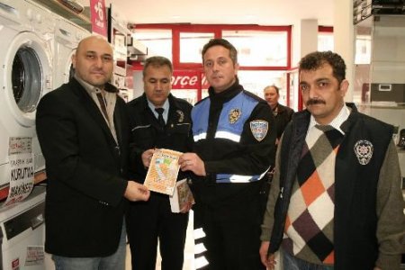 Yatağan Polisi Kontör Dolandırıcılığına Karşı Broşür Dağıttı
