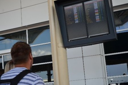 Yavuz: Antalya Havalimanı’nda bekleyen ve mağdur olan Kazak turist yok