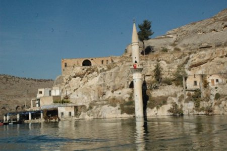 Yavuzeli’ni Türkiye’ye Tanıtan Kale: Rumkale