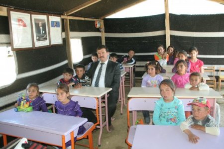 Yayla Çocukları Çadırda Eğitim Alıyor