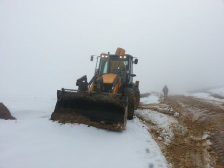 Yaylada mahsur kalan 4 kişi kurtarıldı