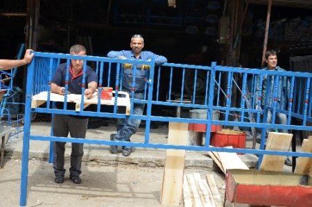 Yaz aylarının gözdesi tahtların üretimine başlandı