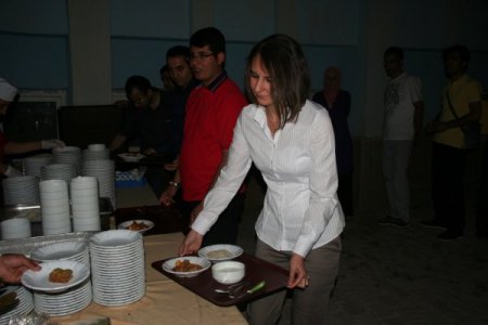 Yaz Kursunu Tamamlayan Akademisyenlere Çiğ Köfte Partisi