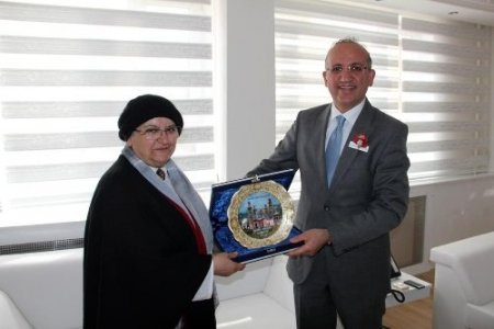 Yazar Belkıs İbrahimhakkıoğlu, Bitlisli öğrencilerle buluştu