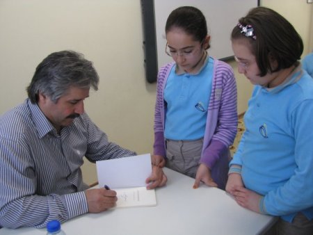 Yazar Ergün: Kitap, okununca göze, dinlenince kulağa seslenir