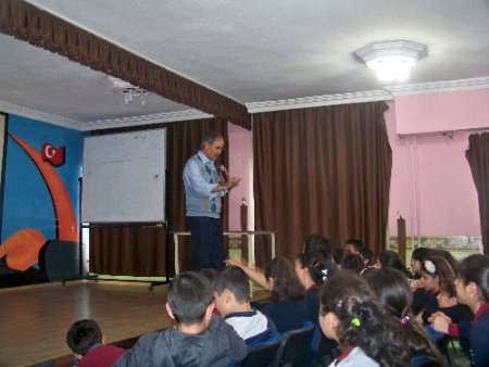 Yazar Kavaklı Muş'ta ortaokul öğrencileriyle buluştu