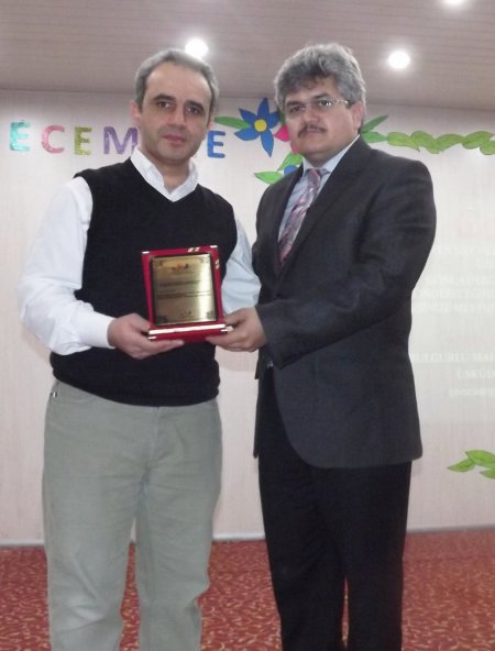 Yazar Kaya: Mehmet Akif Ersoy alkışlanmayı sevmezdi