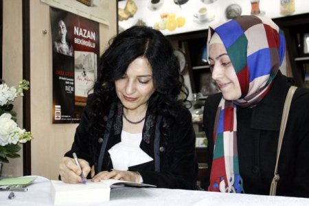Yazar Nazan Bekiroğlu Bursalı okurlarıyla buluştu