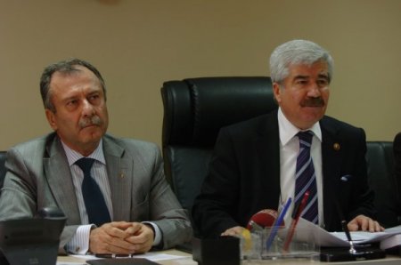 Yazar Nişanyan Chp'yi Irkçılıkla Suçladı, Chp'liler Tepki Gösterdi