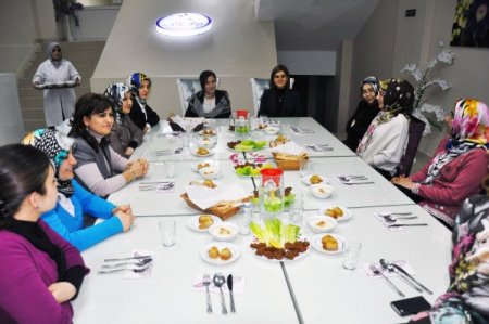 Yazar Ocakoğlu, Malatyalı iş kadınlarıyla biraraya geldi