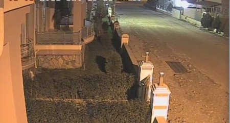 Yazlık Hırsızları Güvenlik Kameralarına Takıldı