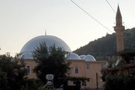 Yeditepe Merkez Camii'nde İç Dekorasyon Yenileniyor