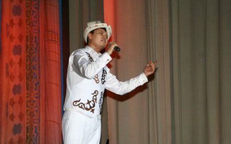 Yekaterinburg’da Düzenlenen Mevlit Programına Müslümanlar Akın Etti