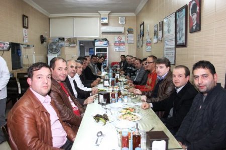 Yemekte buluşan işadamları köfte yedi, halı saha maçı yaptı