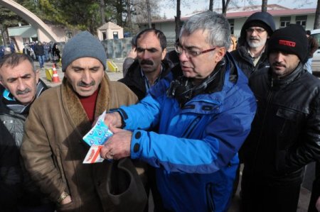 Yemin törenine kızamık engeli