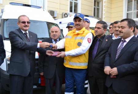 Yeni alınan ambulanslar hizmete girdi
