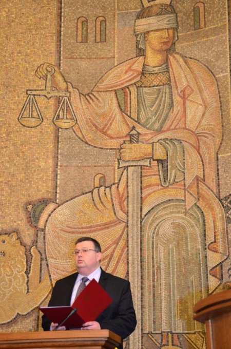 Yeni Başsavcı Tsatsarov yemin etti