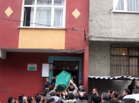 Yeni Doğan Kızına Doyamadan Gaspçıların Kurbanı Oldu