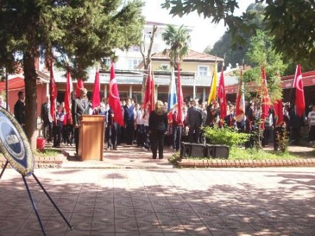 Yeni Eğitim Yılı Hopa'da Törenle Başladı