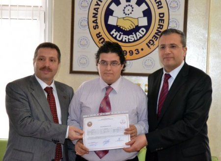 Yeni grafiker ve tasarımcılar sertifikalarını aldı