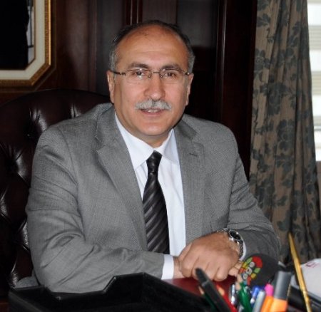 Yeni Manisa Valisi Abdurrahman Savaş şehre geldi