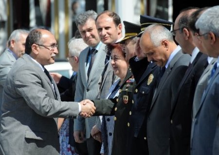 Yeni Manisa Valisi Abdurrahman Savaş şehre geldi