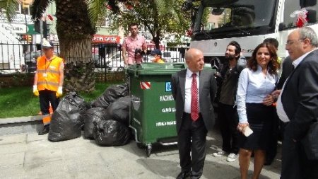 Yeni nesil çöp toplama araçları Kadıköy'de hizmete girdi