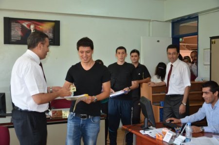 Yeni öğretmenlere Antep usulü baklavalı karşılama