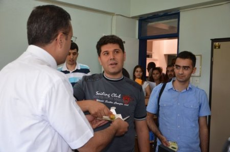 Yeni öğretmenlere Antep usulü baklavalı karşılama