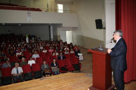 Yeni öğretmenlere ilk uyum dersi Bakan Dinçer’den