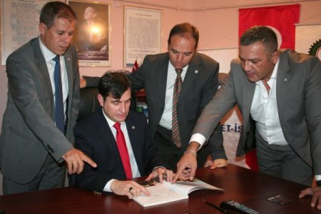 'Yeni sendika kanunuyla 12 Eylül ürünü paslı bir çivi yerinden çıkarıldı'