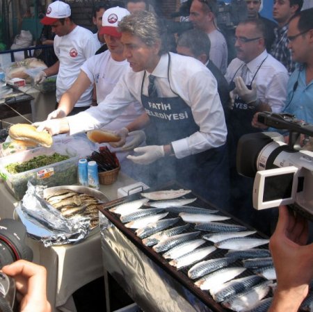 Yeni sezon balıkları festival meydanına indi