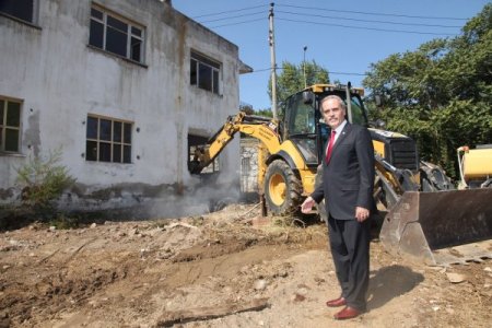 Yeni stadyumun bağlantı yollarının yapımı başladı