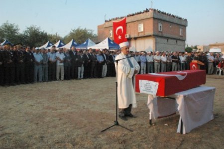 Yeni Tayin Yerini Göremeden Şehit Düştü, Gözyaşları Arasında Toprağa Verildi