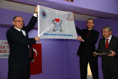 Yeniçağa'da Bir Lise Ve Anaokulu Beyaz Bayrak Aldı