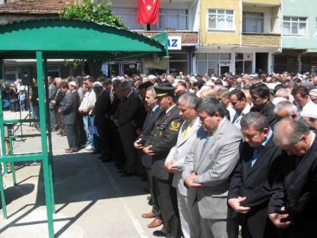 Yeniceliler, Hayatını Kaybeden Maden İşçilerini Son Yolculuğuna Uğurladı