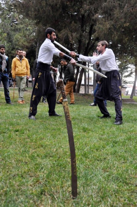 Yeniçerilerin kılıç kullanım kültürü spora dönüştü